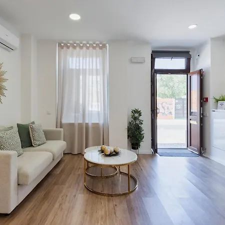 Garrett House شقة *