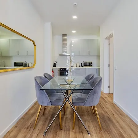 Garrett House * Сетубал